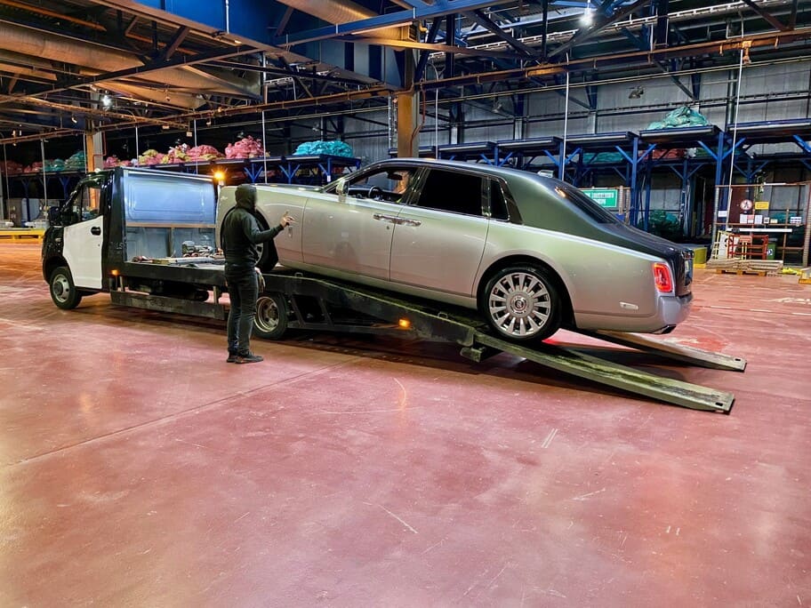 Авиадоставка Rolls Royce Phantom в Дубай